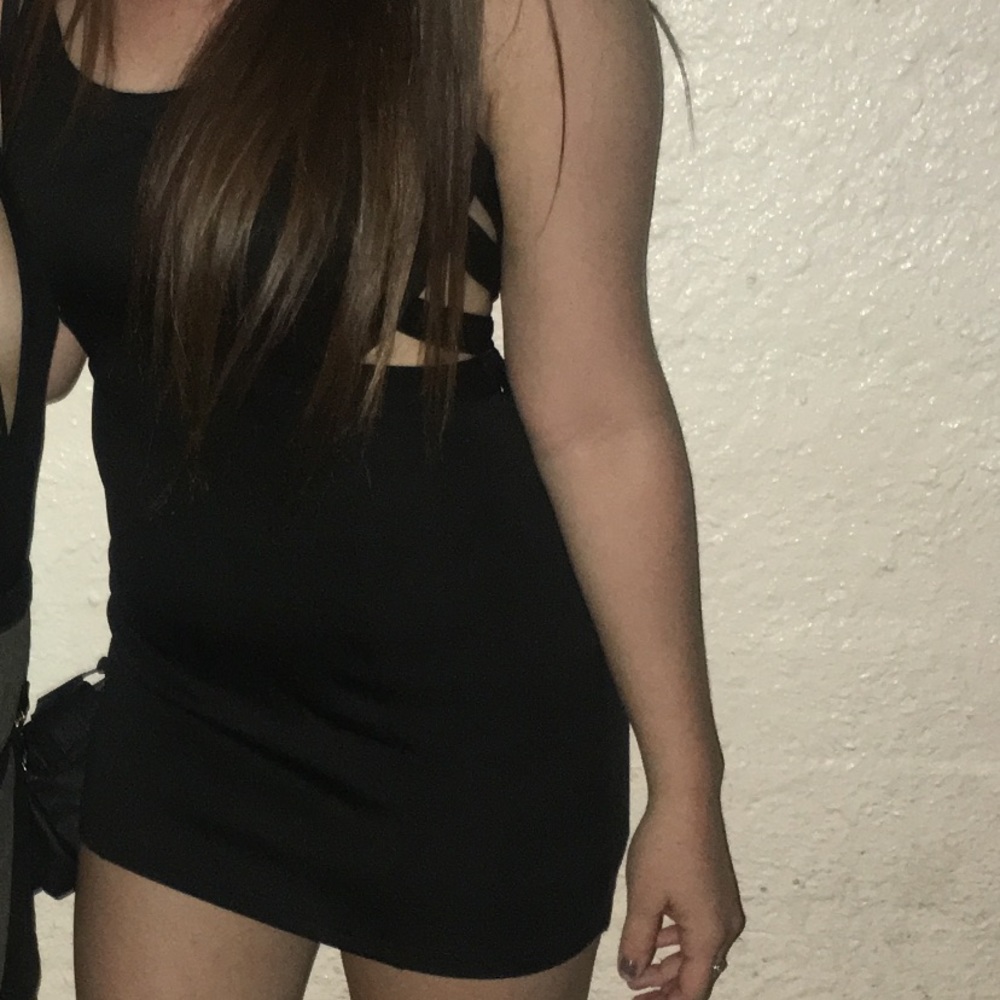Black bodycon dress
